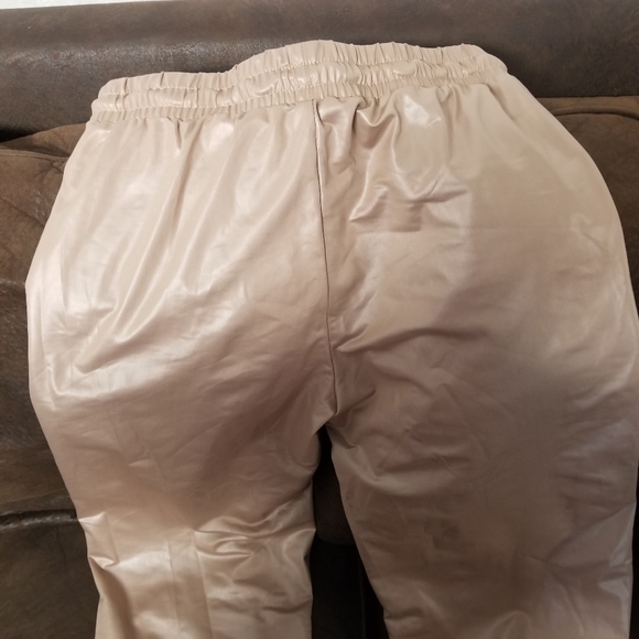 Fashion Nova Cream/Tan Silk Joggers. - Picture 4 of 5